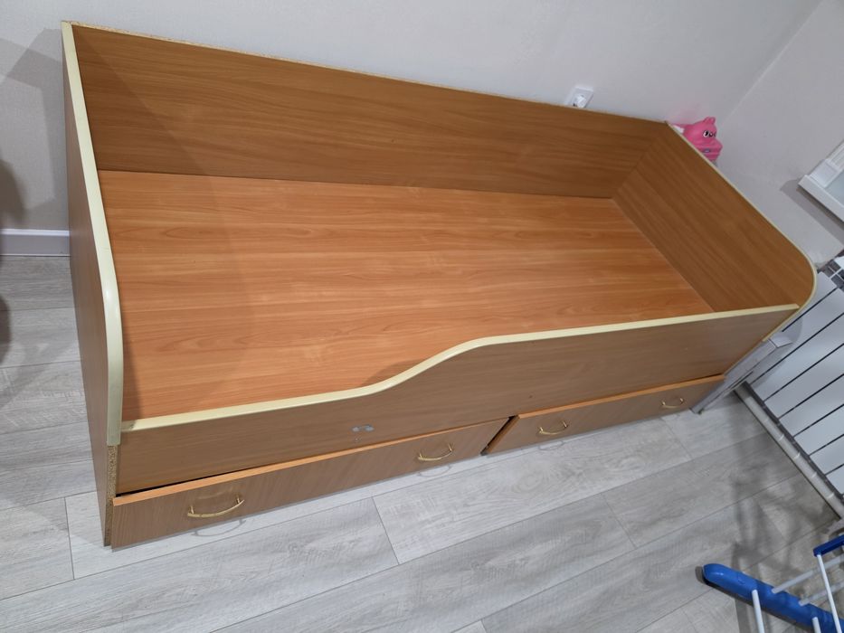 Продам односпальные  кровати