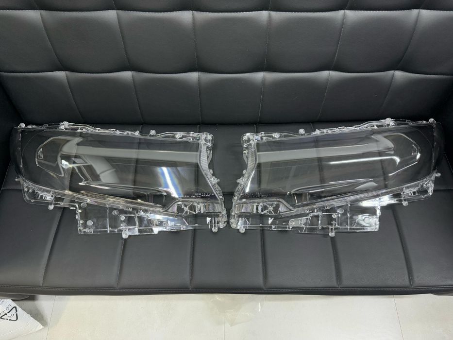 Стекло фар Прадо 150 с 2018 года