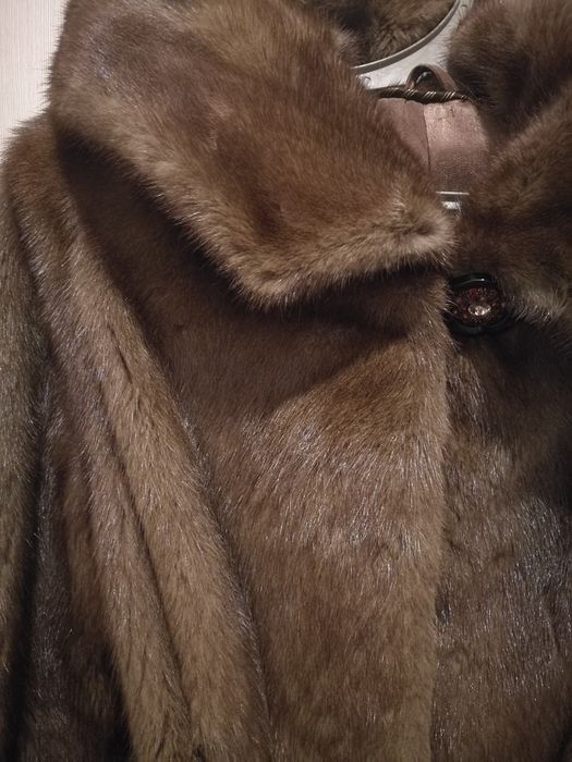 Продам шубу норковую