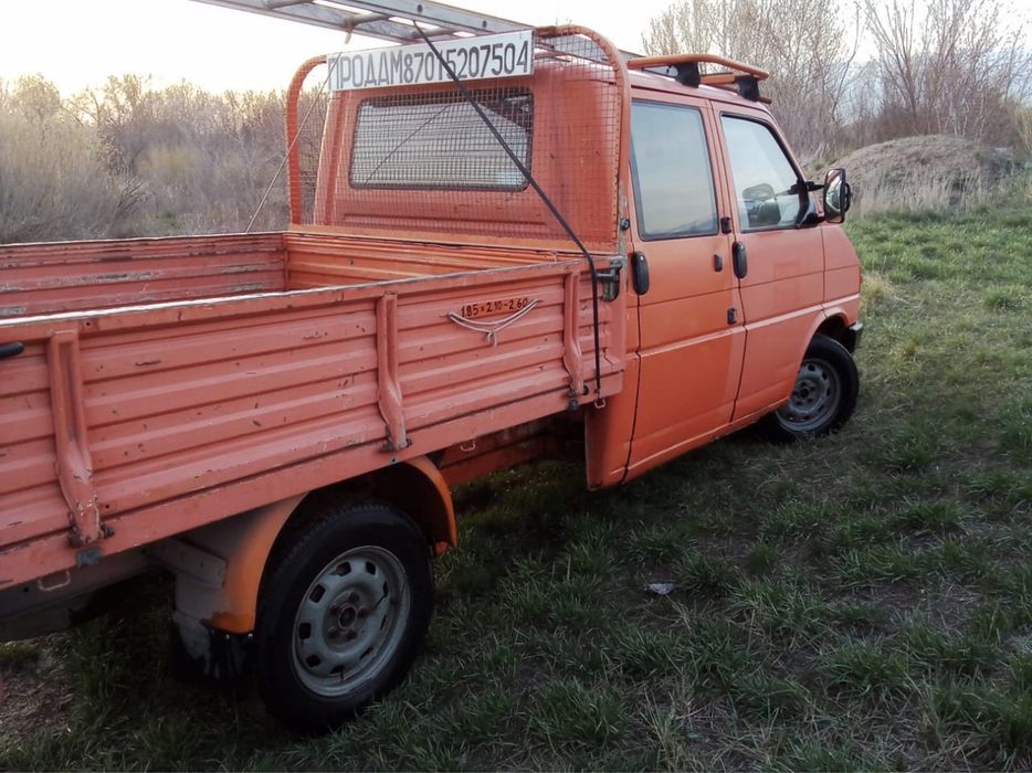 Volkswagen Transporter.  T-4