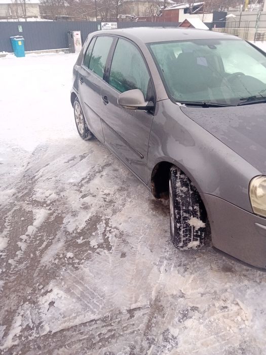 Vând golf 5 motor 19