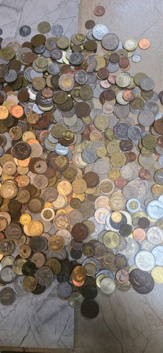 Монети от цял свят на кг