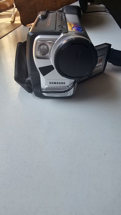 Видеокамера Samsung VP-L870