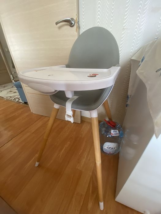 Детс стол. В хорош сост.продам очень дешево