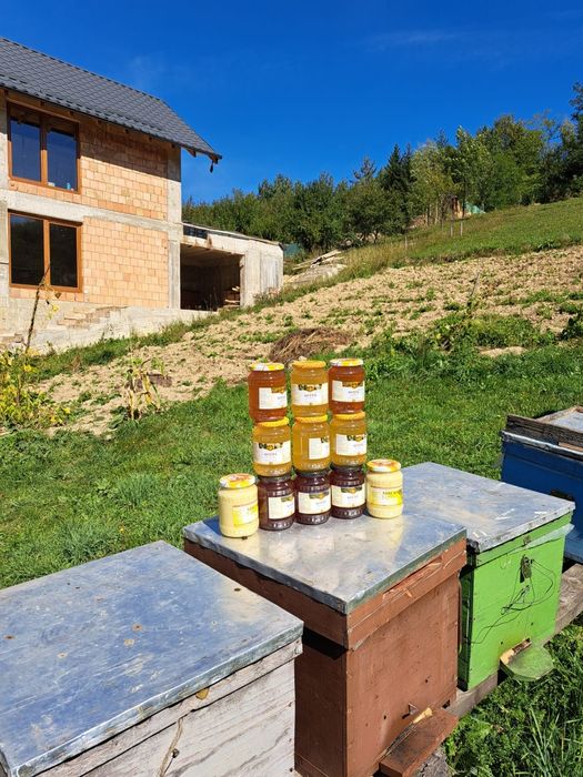 Vând miere poliflora