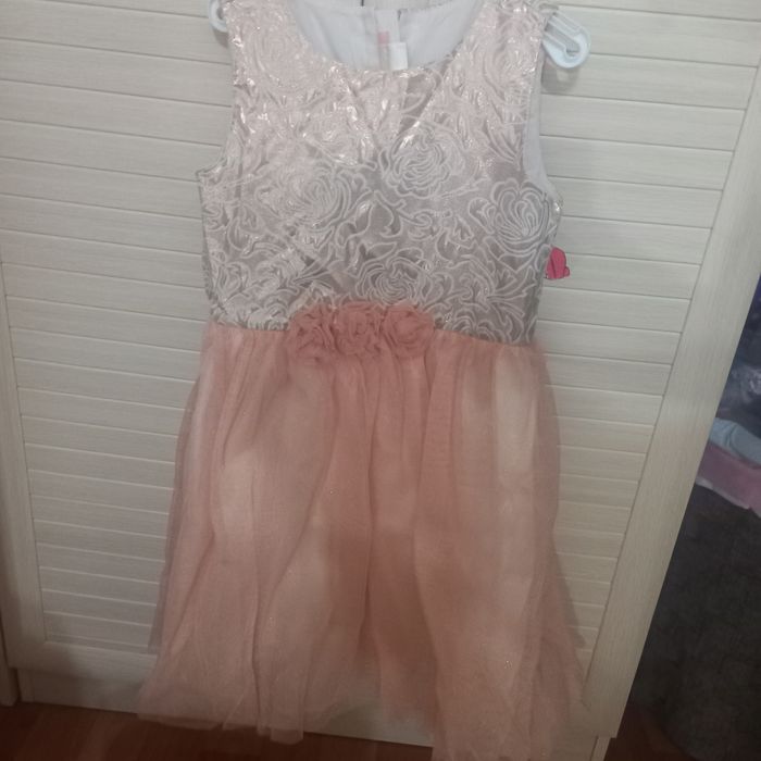 Продам платье для девочек