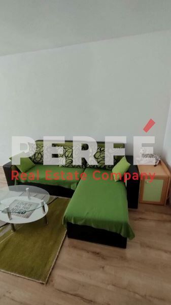 Дава се под наем Двустаен апартамент в Бургас, Център - 67 кв.м за 382.5 € - Снимка #1