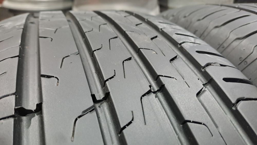 4бр. Почти Нови 215/60/16 Continental Eco Contact 6