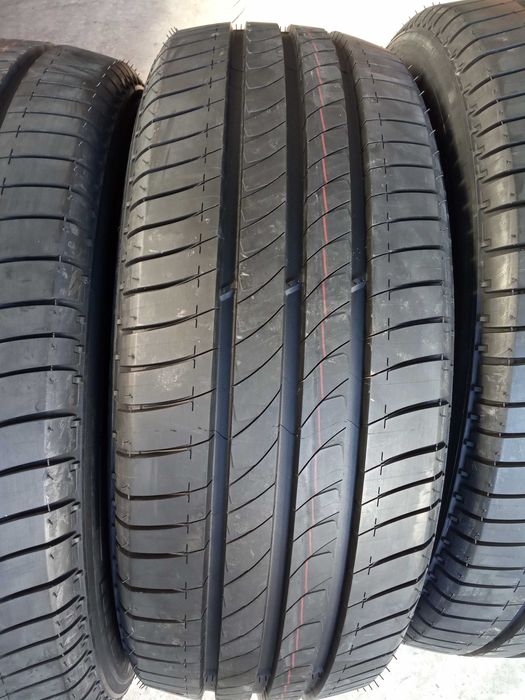 Нови бусови летни гуми 235/60R17C Michelin Green Agilis+ 117/115R 10PR