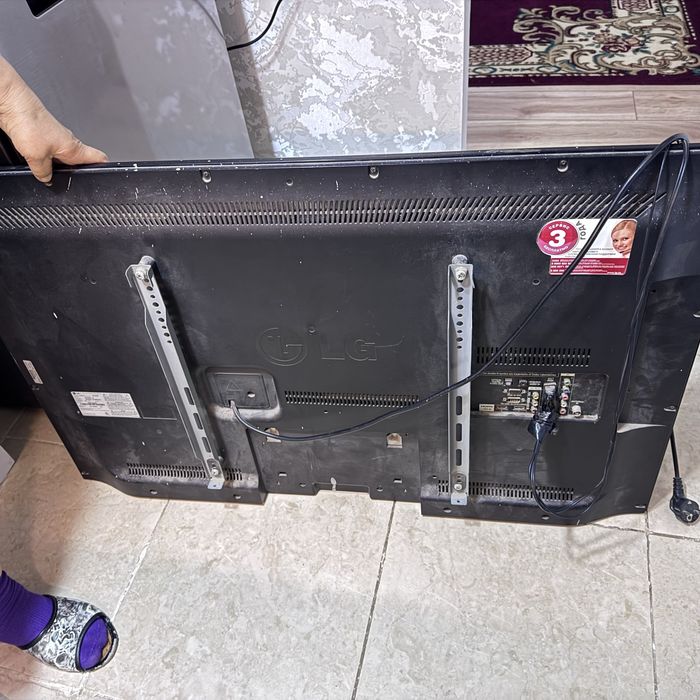 Телевизор в хорошем состояний