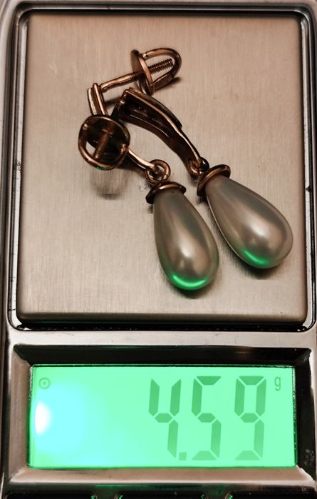 Золотые серьги с бриллиантами и жемчугом