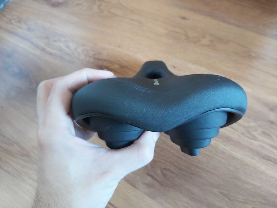 Sa de bicicleta pe gel (foarte confortabila) dimensiuni 28 x18 x9