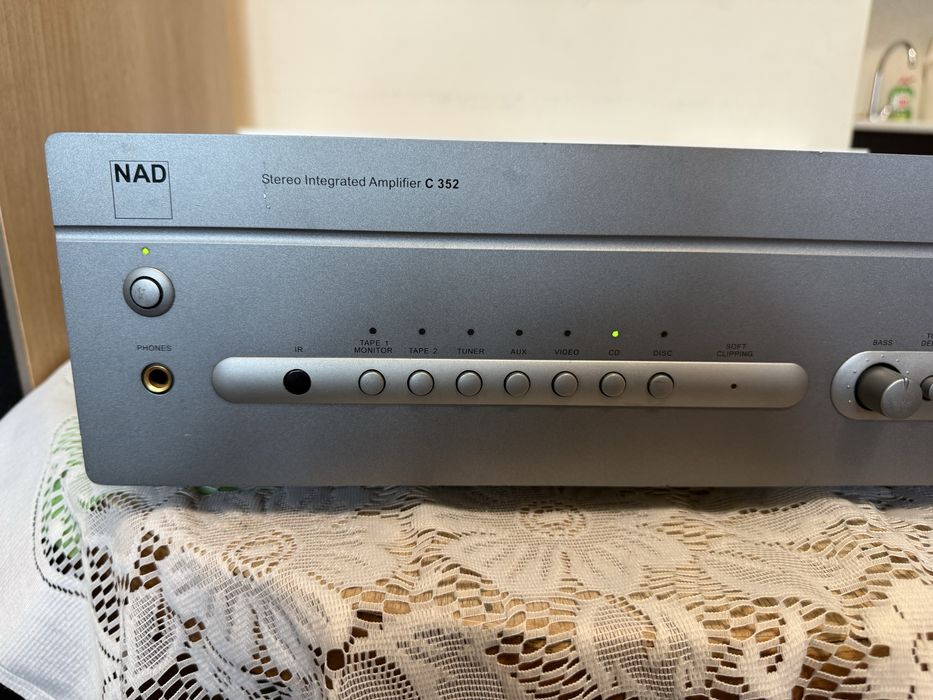 Nad C-352 Качествен стерео усилвател