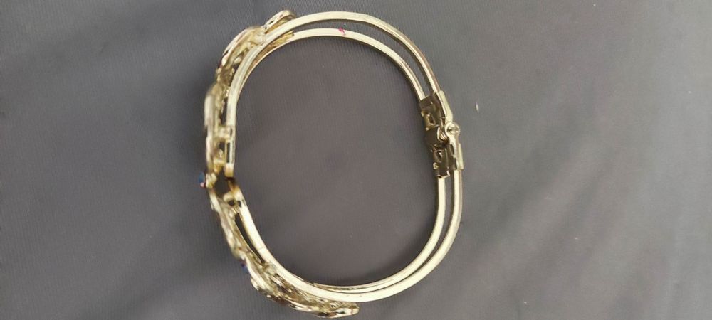 Гривна, имитация на злато