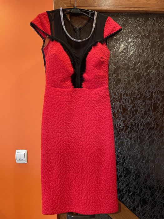 Vând rochițe de ocazie purtate 1 data sau altele de 2