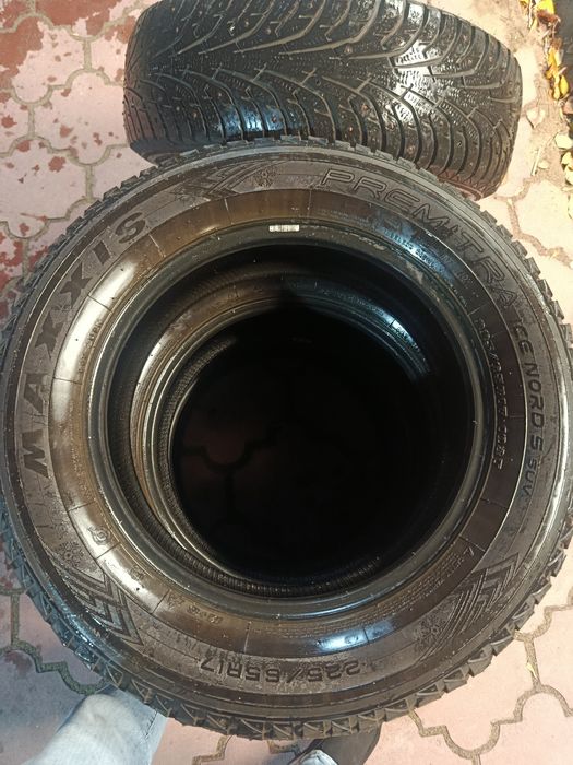 Продам зимние шины R17