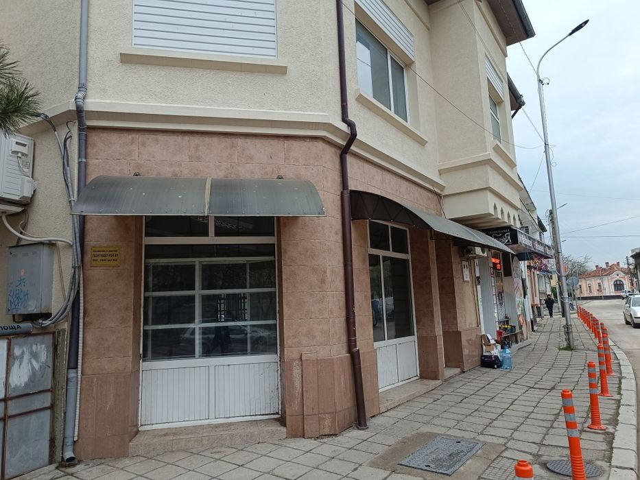Търговско помещение под наем – Център, Силистра – 51 кв.м