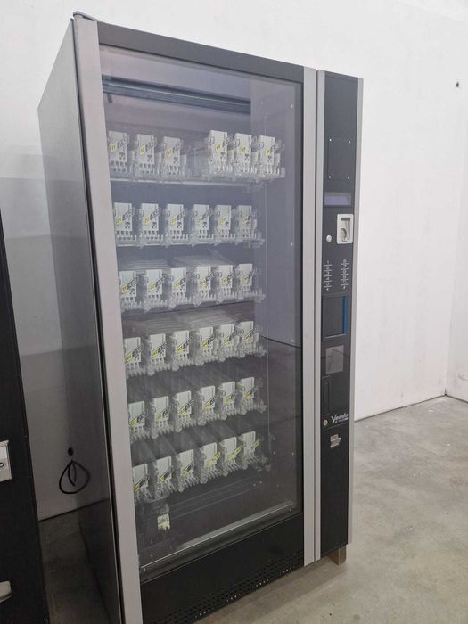 Vand vitrina automata cu lift