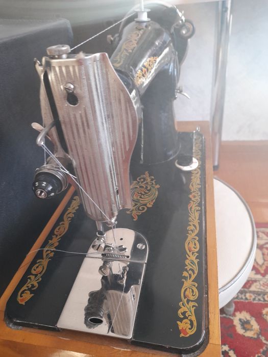 Швейная машинка б/у