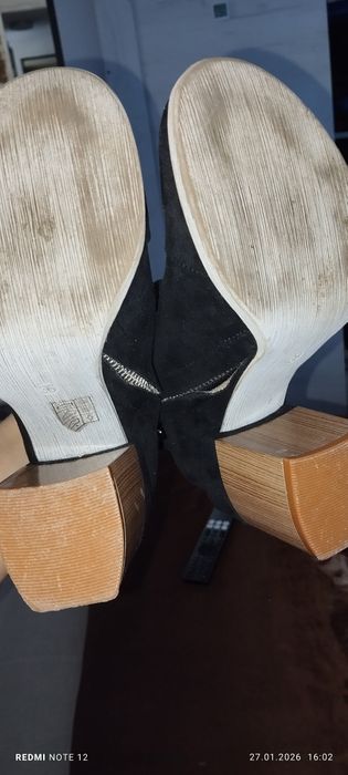 Botine elegante cu decupaj la glezna