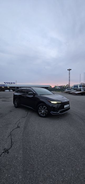 Toyota BZ4X Long-range Full