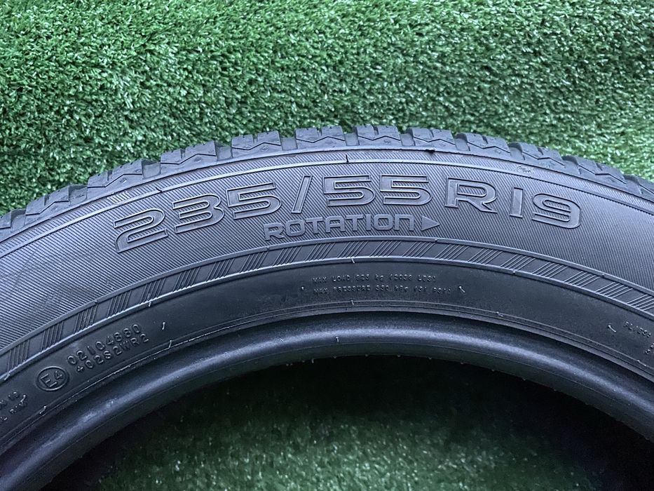 Set 2 anvelope Iarna 235 55 19 105V Nokian WR Suv 4 Dot 1821 5,3mm