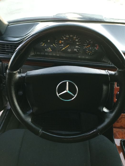 Мерседес 124_2.3_1991г.мех