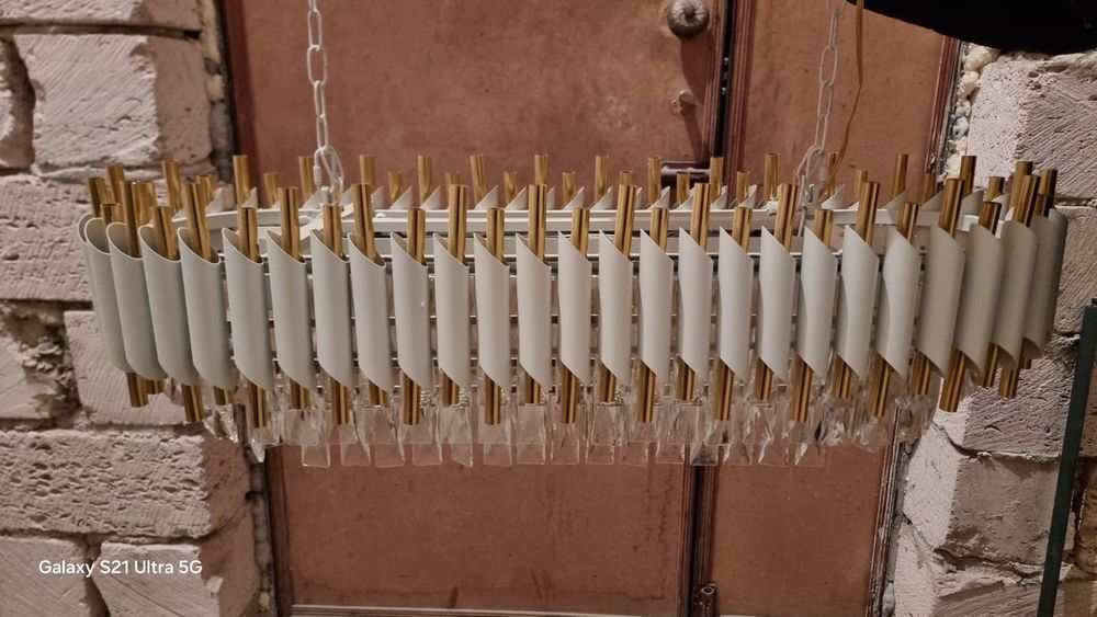 Продам большую люстру