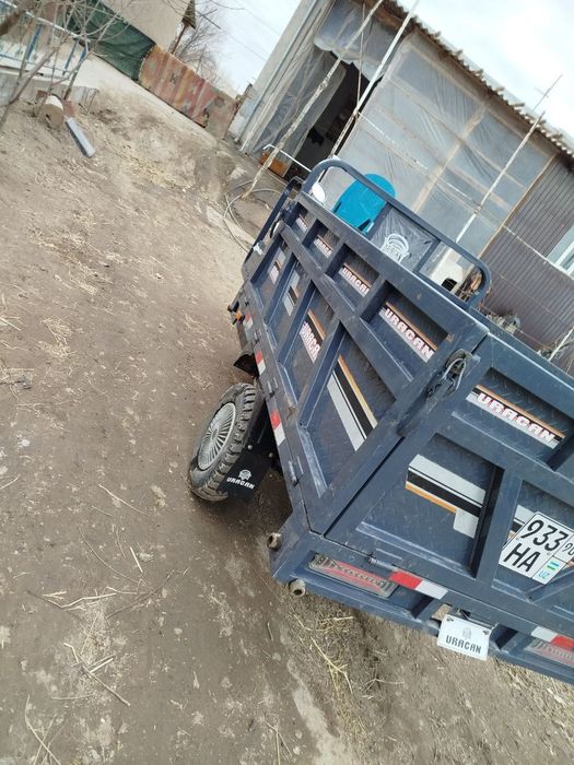 Uragan motosikl sotiladi