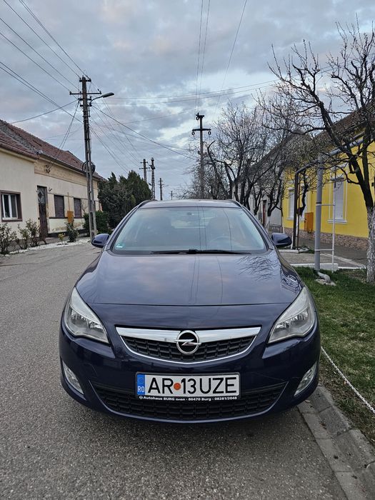 Opel Astra J (Sports Tourer)
