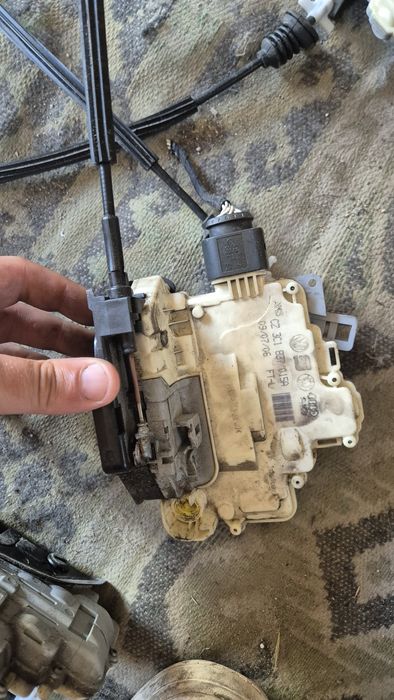 Оригинални брави за Vw Паса 6 2005- 2010г