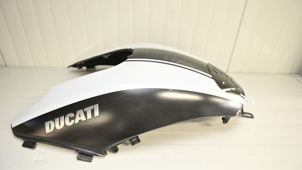 Ducati Diavel 1200 2014 Carena Rezervor Benzina Carbon