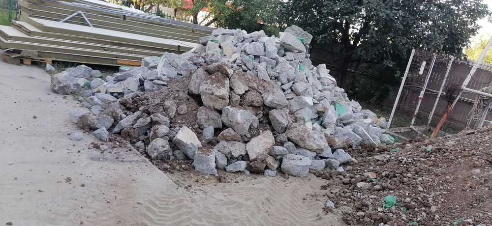 Debarasări apartamente\locuinte Deșeuri demolări moluz construcții