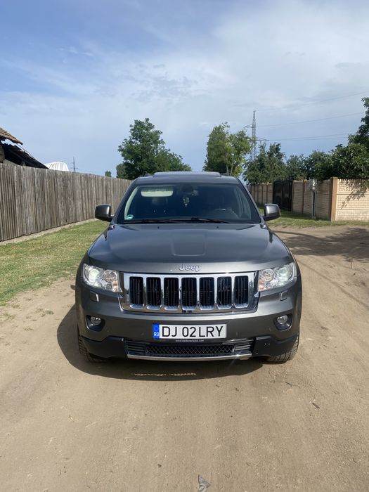 Vand sau schimb Jeep grand cherokee