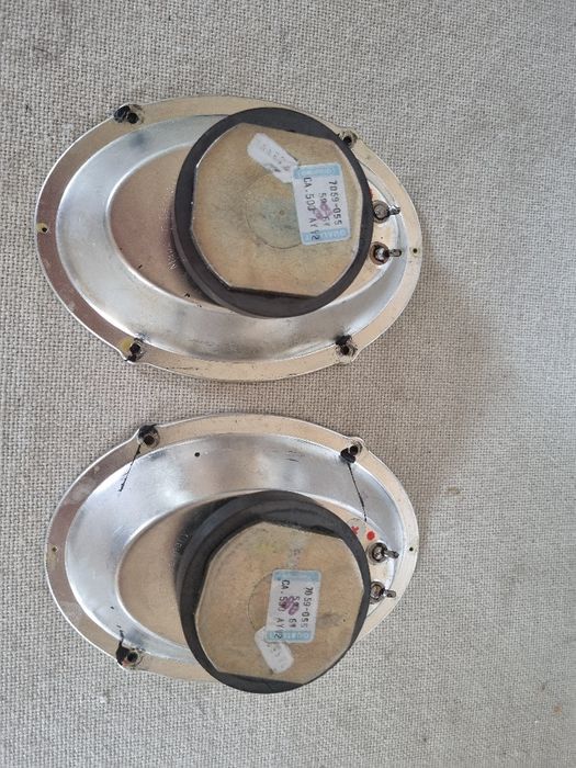 Set Difuzoare Medii Grundig. 4 ohms, 6 watts, 17,5x12,7 cm. Impecabile