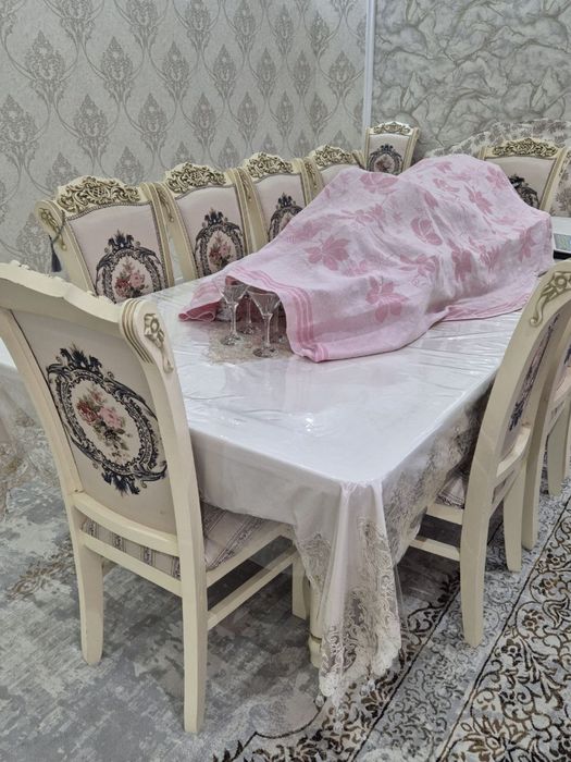 Стол стул сотилади