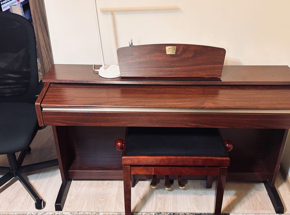 Yamaha CLAVINOVA CLP 320 pian electric