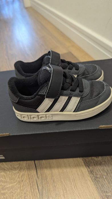 Детски маратонки на Adidas