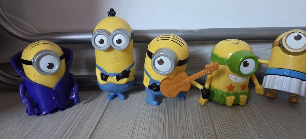 Малки играчки миньони