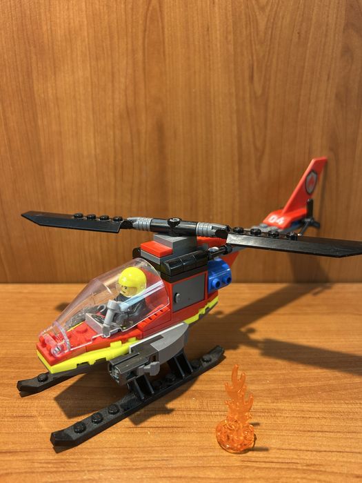 LEGO пожарникарски хеликоптер