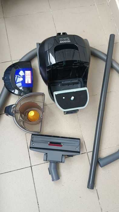 Пылесос Lg  1600w