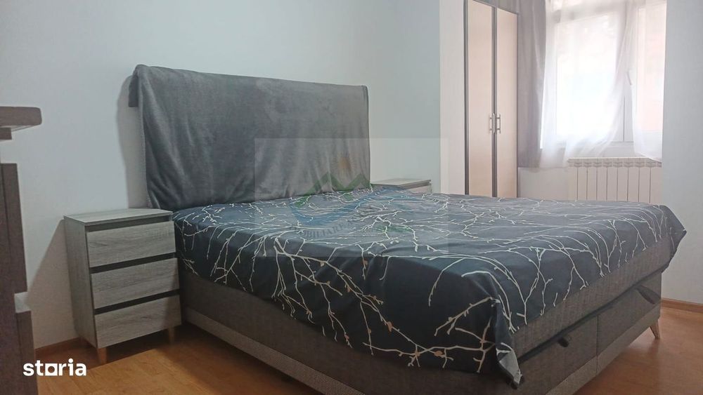 Apartament 3 camere de vânzare .