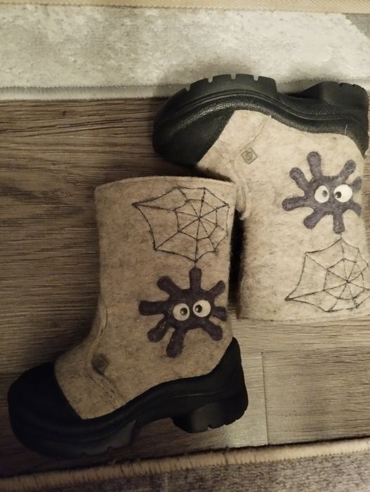 Продам детские валенки