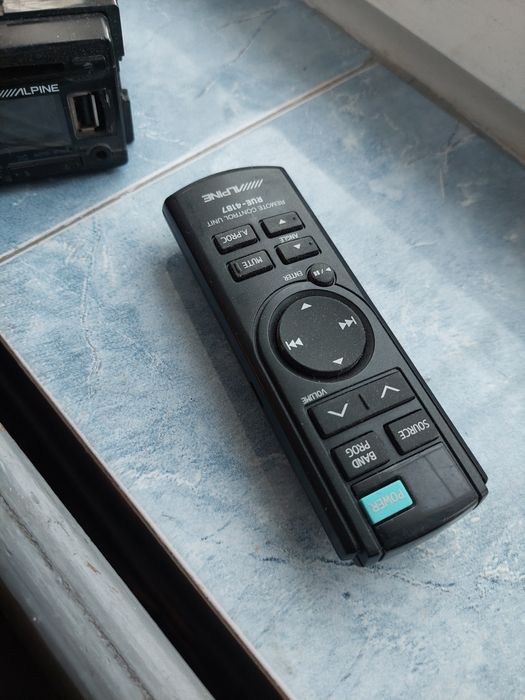 Radio cd alpine. Functional