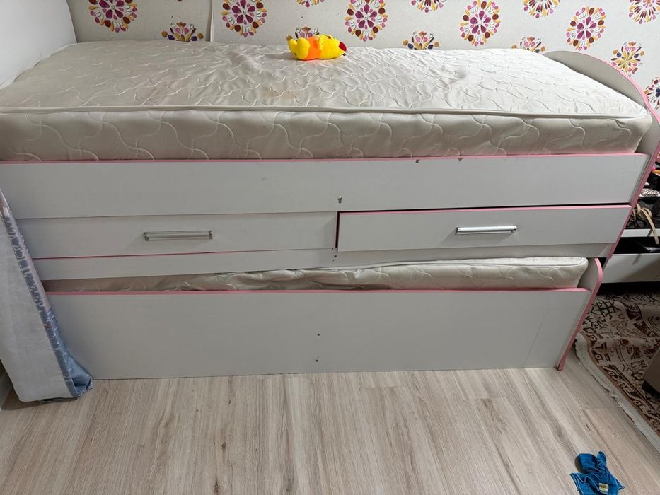 2 кровати с матрасом