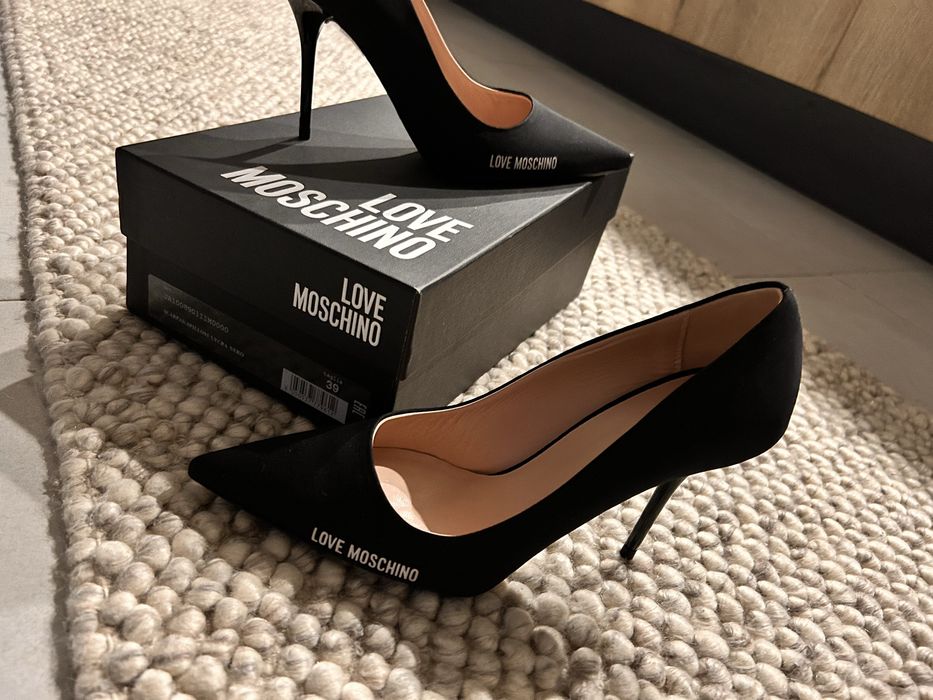 Нови обувки Love Moschino
