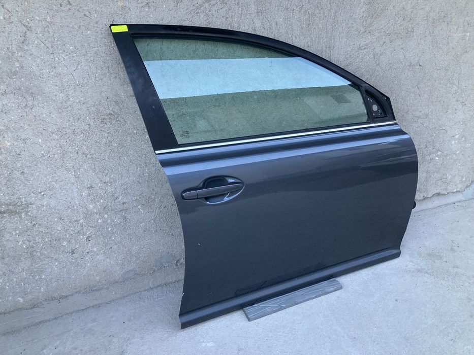 Предна дясна врата за тойота авенсис т25/toyota avensis t25 03-08г