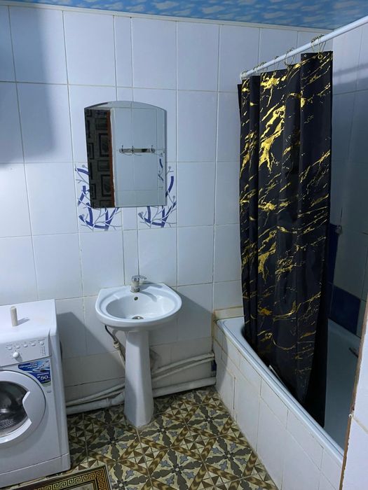 Ночь 8000, Бектұрғанова 30