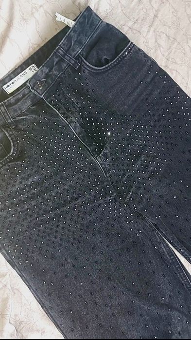 джинсы со стразами