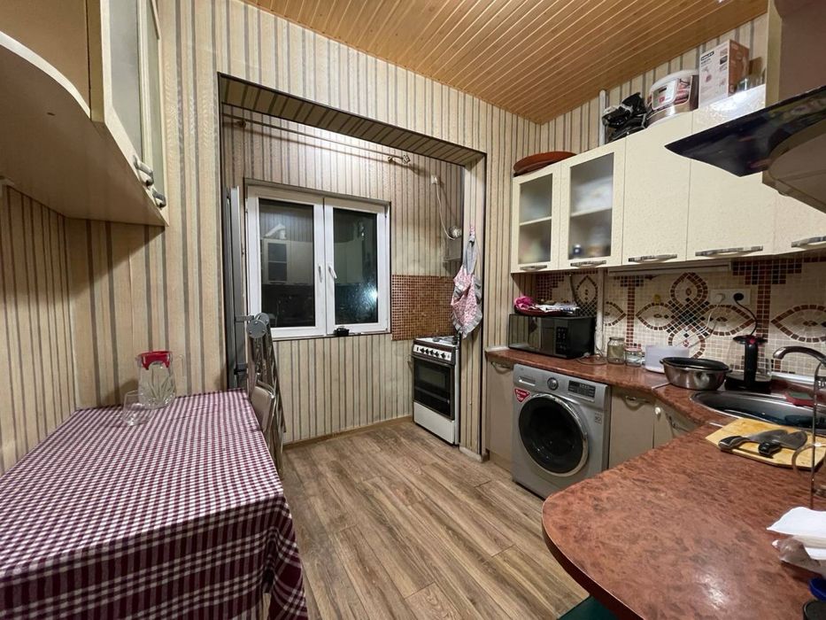 Продам квартиру 2/3/9 на буюк ипак йули , чайхана салом